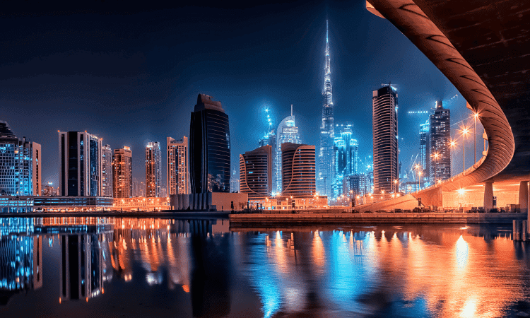 اهمیت دبی در تجارت بین‌المللی